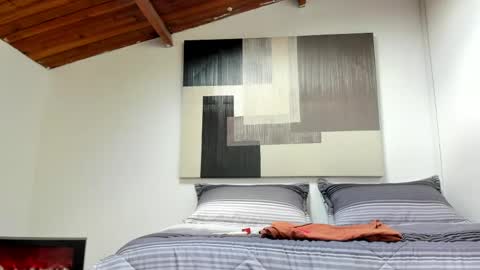Anell online show from June 1, 7:59 pm