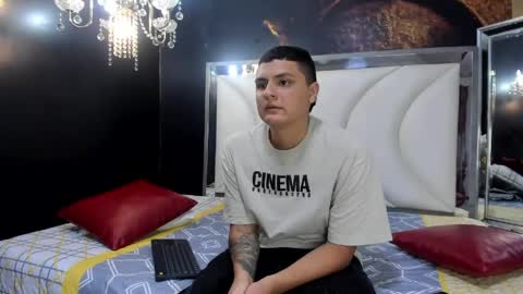 angelblue   online show from June 6, 8:37 pm