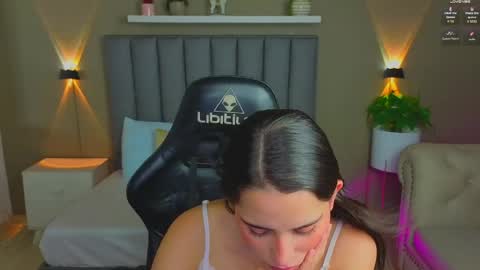 A N G E L I C A online show from June 1, 7:37 pm