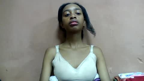 angeline221173 online show from July 24, 3:04 am