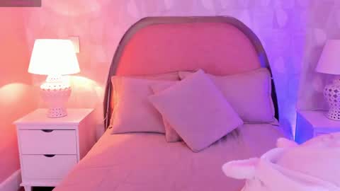 angeline online show from May 20, 12:11 pm