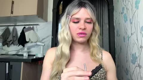 anjalin_sososok online show from May 16, 6:21 am