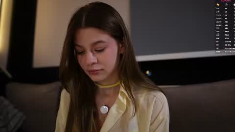 Anne online show from August 2, 8:54 pm