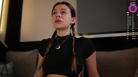 Anne online show from August 3, 8:59 pm