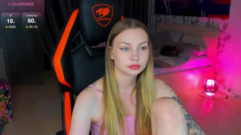 Annie online show from May 24, 12:40 am