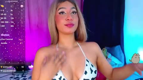 AnnieBlu3 online show from May 21, 2:45 pm