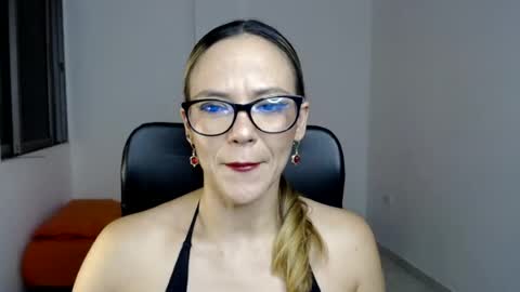 Annie online show from June 14, 4:47 am