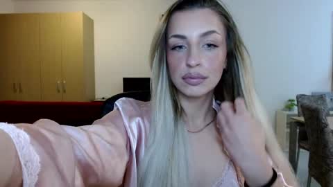 Anya online show from May 18, 9:10 pm