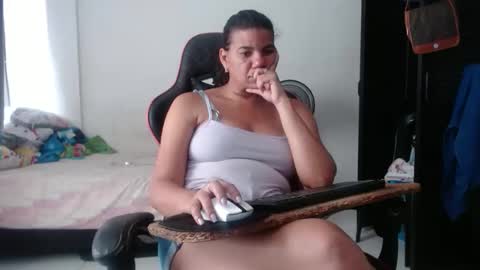 ariannaloovel online show from June 2, 5:37 pm