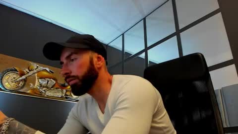 AronGrant online show from May 11, 12:01 pm