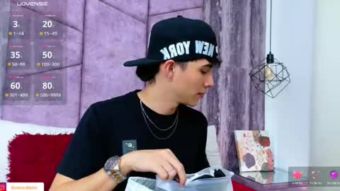 Arontawers online show from May 12, 9:02 pm