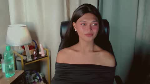 Kianna online show from May 25, 2:45 pm