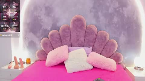  Aurelia Walker  online show from June 20, 9:15 am