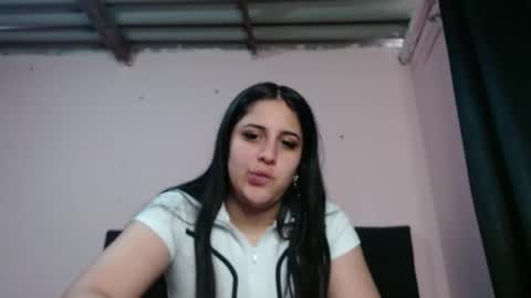 auroa_0785 online show from April 27, 2:03 pm