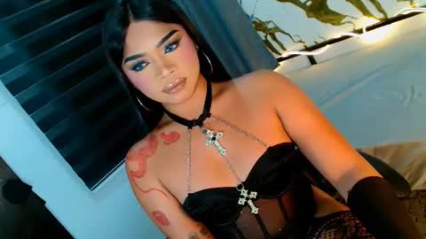 Ava online show from June 18, 8:36 pm