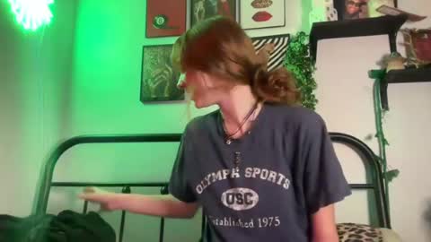 avaxlee online show from June 27, 2:17 am