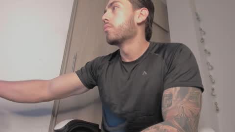 axelblaze_1 online show from March 27, 12:17 pm