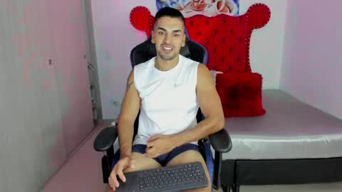 Axel online show from May 19, 10:44 am