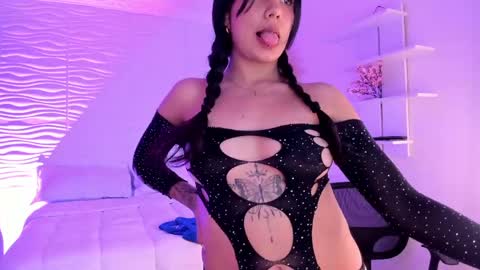 aylinlove_ online show from May 31, 11:42 am
