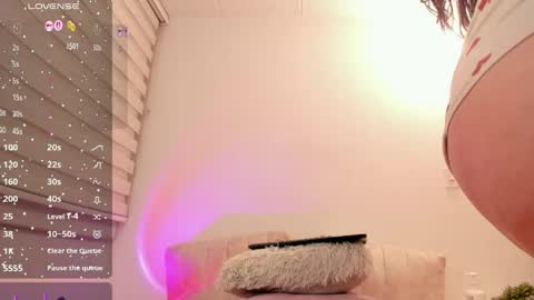 babe_sophiee1 online show from May 16, 6:21 am