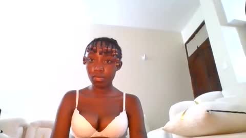 baby_smiler online show from May 22, 3:52 pm