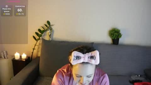 Babyhotgirlq online show from April 10, 8:19 am