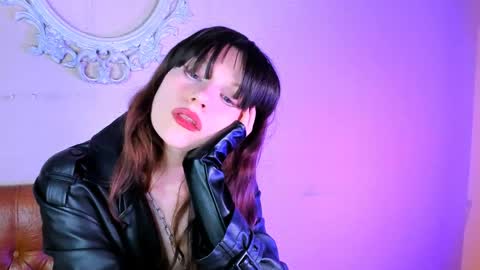 Ask me  online show from June 9, 10:31 pm