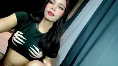 beatrice_luna online show from June 1, 1:45 pm