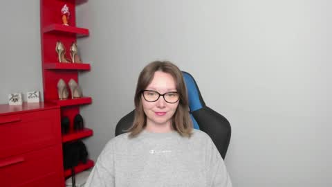 Zoe online show from May 8, 7:47 am