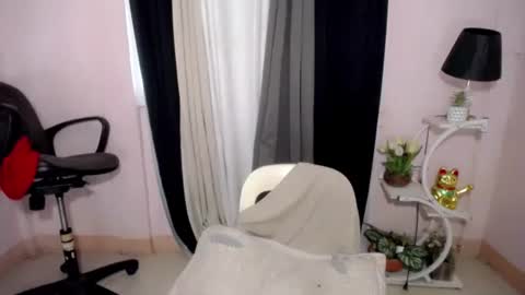 bella_ngo online show from June 15, 5:32 am