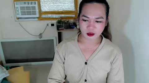bella_ngo online show from June 29, 10:15 am