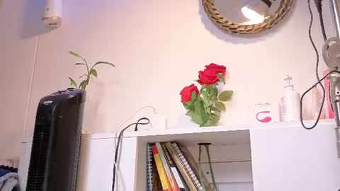 kyra Moor online show from June 15, 6:16 am