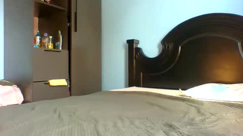 pretty online show from June 10, 6:12 am