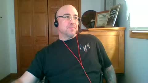 bigmike197167 online show from June 12, 8:30 pm