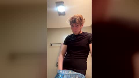 bigskinnyboyshh online show from May 10, 5:52 pm