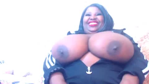 blackladyqx82 online show from July 12, 6:44 pm