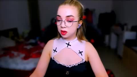 Nicole online show from March 11, 7:22 am