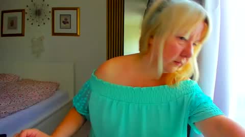 Nicole online show from July 2, 3:28 pm