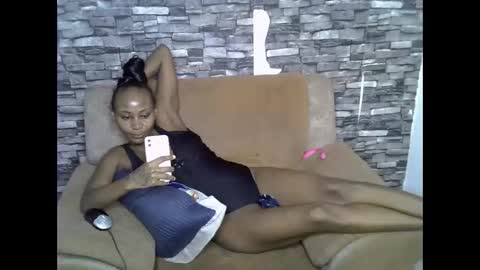 blonde_creamy online show from May 31, 6:09 pm