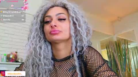 blondeceline online show from July 14, 10:21 am