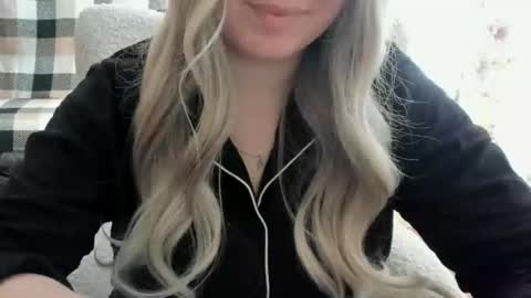 blondymargaret online show from February 28, 9:15 am