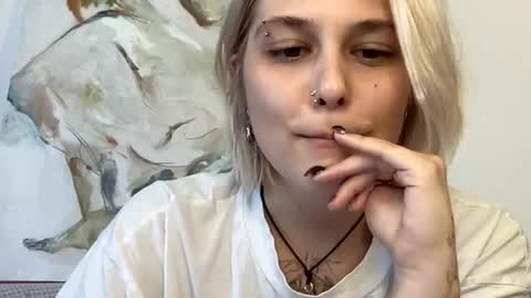 Ella online show from July 3, 1:16 pm