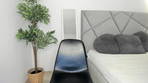 blueeyeslexxxy online show from April 25, 6:04 am