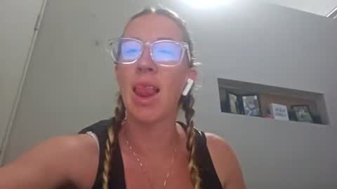 MamaMorgan online show from July 27, 6:49 pm