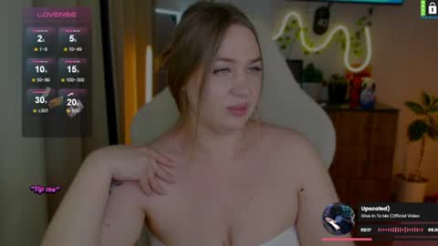  Lina  online show from July 18, 9:39 pm