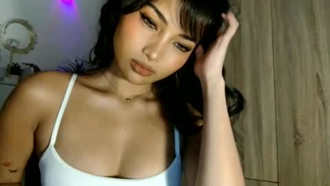 Bridgets room online show from May 29, 6:39 pm