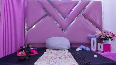 Brithany  online show from June 8, 8:54 pm