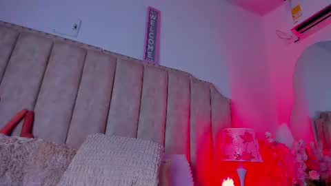 brithanyparker_ online show from July 11, 9:01 am