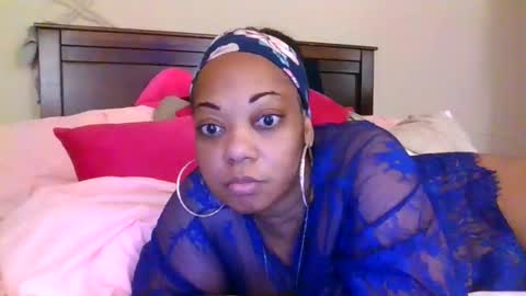 brownroundrenee online show from May 24, 11:28 am