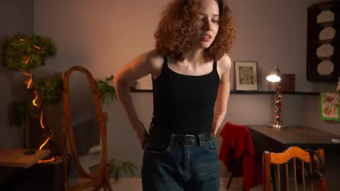 Tess online show from April 22, 2:02 pm